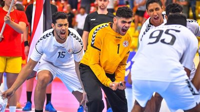 اتحاد كرة القدم يهنئ 