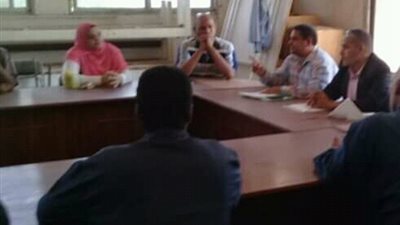 القوى العاملة بأسيوط تعقد ندوة توعية في مجال المفاوضة الجماعية