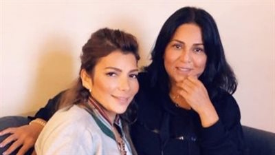 نوال الكويتية تنشر صورا جديدة برفقة أصالة من لندن