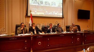 وزير الإسكان يصل البرلمان لمناقشة قانون التصالح على مخالفات البناء