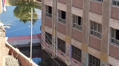 غرق مدرسة البندرة بمياه الصرف الصحي في الغربية (صور)