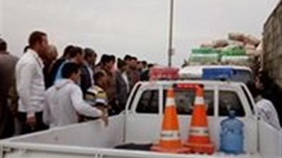 توقف طريق «بلبيس - أبوحماد» بسبب مشاجرة بين شرطي وسائقين (صور)