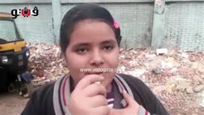 أهالي عين شمس يشكون تراكم تلال القمامة أمام مدارس أبنائهم (فيديو)