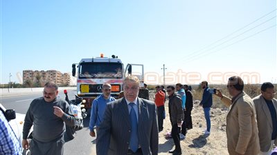 بالصور.. محافظ الإسماعيلية يسحب رخصة «لوري» للسير عكس الاتجاه