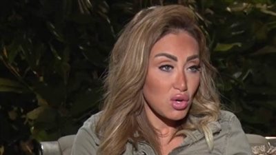 تفاصيل حبس ريهام سعيد بتهمة اختطاف الأطفال.. المذيعة تؤكد: «هخرج لأني مظلومة.. وواثقة في عدل ربنا».. وتوصي محاميها: «قولهم يخلوا بالهم من مواعيد رضعة ابني».. والأهالي يحتفلون بحبسه