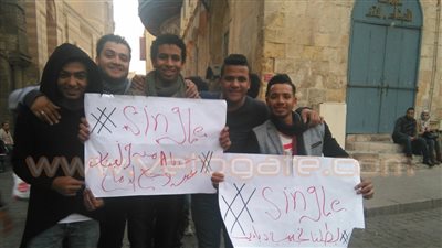 بالفيديو.. شباب سنجل بـ«عيد الحب»: «بطلنا نجيب دباديب»