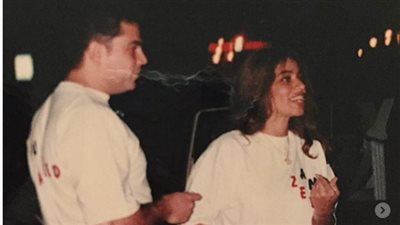 ابنة عمرو دياب تنشر صورة من ليلة زواج والديها