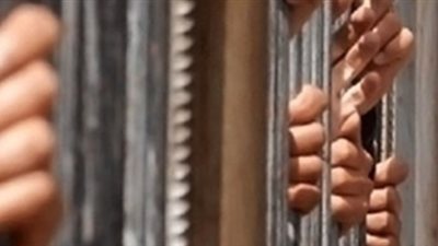 حبس 3 أشخاص لاتجارهم في الأسلحة النارية بالإسماعيلية