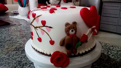 بالصور.. طريقة إعداد «تورتة عيد الحب» من مطبخ بسمة السباعي