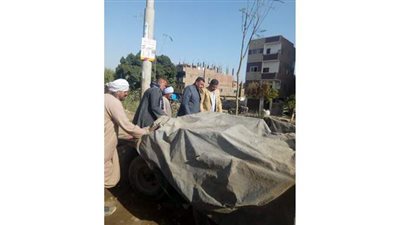 محافظة أسيوط تشن حملات للنظافة وتسوية وتمهيد الطرق | صور