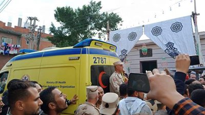 الآلاف يشيعون جثمان شهيد الواجب الوطنى بمسقط رأسه بالبحيرة | صور