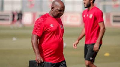 محمد شريف يقود هجوم الأهلي أمام غزل المحلة