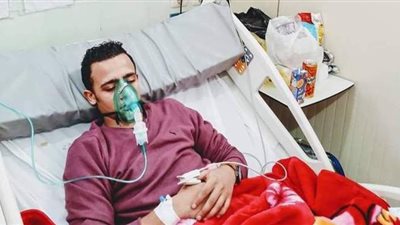 سوبر مان.. قصة شاب أنقذ 6 أطفال من الموت في حريق أشجار أسيوط | صور