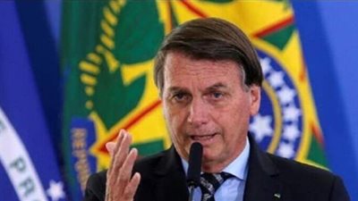 رئيس البرازيل عن لقاح كورونا: يمكن أن ينبت لحية للنساء أو يحول البشر إلى تماسيح