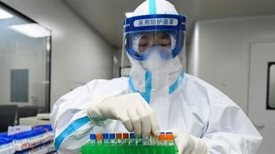 لماذا فضّلت مصر اللقاح الصيني لعلاج كورونا.. القاهرة مشارك أساسي في التجارب السريرية.. وطرق التخزين والتصنيع يرجحان كفة 