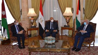 وزراء خارجية مصر والأردن وفلسطين يتفقون على إنهاء الجمود في عملية السلام