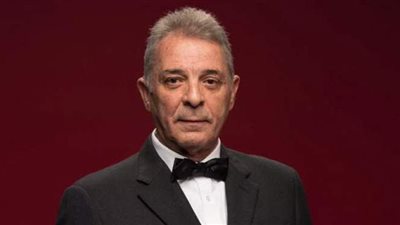 محمود حميدة يكشف سر إعلان زواجه الثاني | فيديو