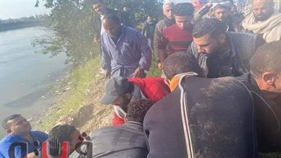 لحظة غرق شاب وإنقاذ آخر سقطت بهما سيارة في ترعة الإسماعيلية | فيديو