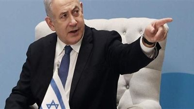 متظاهرون يحاصرون منزل نتنياهو.. ويطالبون برحيله بسبب الفساد