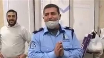 فرد أمن يرفه عن مرضى كورونا بالمنوفية |  فيديو