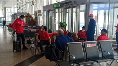 بعثة الأهلي تغادر مطار القاهرة متوجهة إلى النيجر