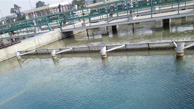 رئيس مياه القناة: البدء في غسيل وتعقيم خزانات المحطات بأحدث الأساليب