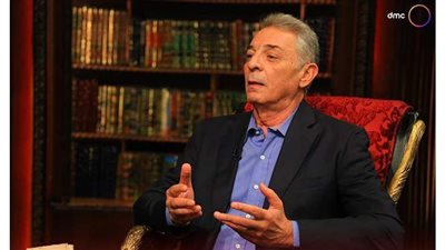 تعرف على عدد زيجات الفنان محمود حميدة وعلاقته ببناته