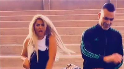 عصام الحضري ومي حلمي في وصلة رقص على مهرجان 