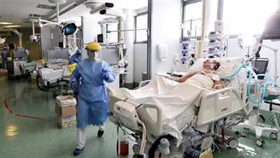 كان عائدا من بريطانيا.. إيطاليا تعلن إصابة شخص بسلالة كورونا الجديدة