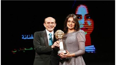 بعد الهجوم عليه بسبب طريقة التكريم.. ماذا قالت هبة مجدي عن محمد صبحي؟