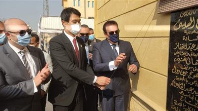 وزير التعليم العالي ومحافظ بنى سويف يفتتحان معامل بالجامعة التكنولوجية