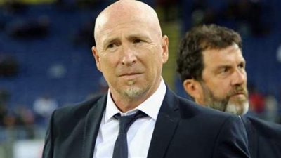 جنوى الإيطالي يعلن إقالة مدربه رولاندو ماران