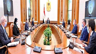 السيسي يكلف بتركيز إستراتيجية المنطقة الاقتصادية لقناة السويس على زيادة الفرص الاستثمارية
