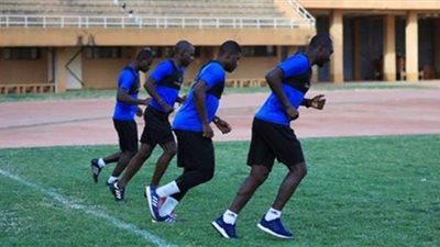 حكام الأهلي وسونيديب يؤدون مرانهم على ملعب الجنرال سيني كونتشي