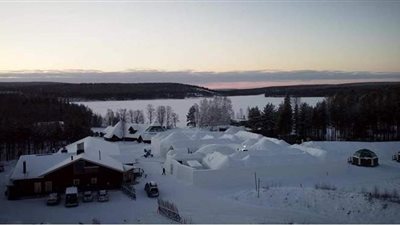 غاب الزوار.. عيد ميلاد كئيب في قرية سانتا كلوز بعد تفشي كورونا | فيديو