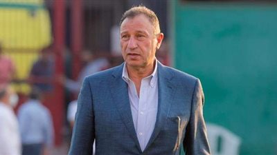 الخطيب يطمئن على بعثة الأهلي بالنيجر