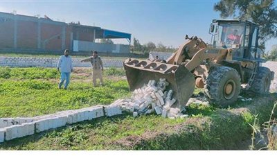 إزالة 4 حالات تعد على أراضي زراعية في 3 مراكز بالبحيرة