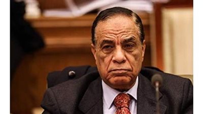 برلماني: قرار وقف الرحلات لمواجهة سلالة كورونا الجديدة في يد الصحة