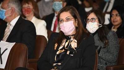 خريجو أول ماجستير مهني لرواد الأعمال يهدون نجاحهم للرئيس