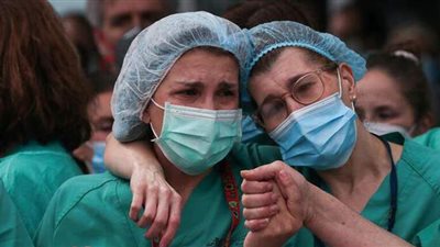 بريطانيا تسجل أعلى إصابات يومية بكورونا بعد ظهور السلالة الجديدة