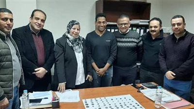 ضبط ١٧٧ قطعة أثرية داخل طرد بمطار القاهرة