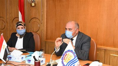 محافظ قنا يعقد اجتماعا لمناقشة آليات تنفيذ شبكات البنية التحتية