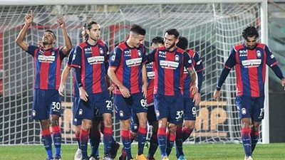 كروتوني يبتعد عن منطقة الخطر بالفوز على بارما 1/2 في الدوري الإيطالي