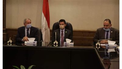 وزير الرياضة ورئيس الاتحاد الدولي لليد يناقشان آخر استعدادات مونديال اليد