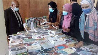 الثقافة تفتتح منفذا لبيع الكتب بكلية الزراعة بالوادى الجديد