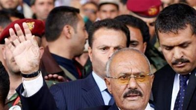 باريس تفتح تحقيقا حول 