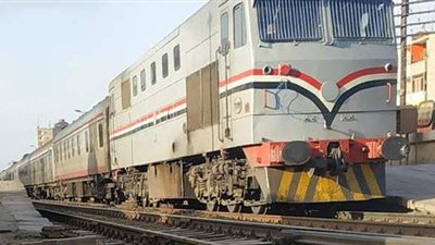 السكك الحديدية تدرس تركيب شاشات عرض و