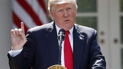 ترامب يهدد إيران ويتهمها بالوقوف وراء استهداف السفارة الأمريكية في بغداد