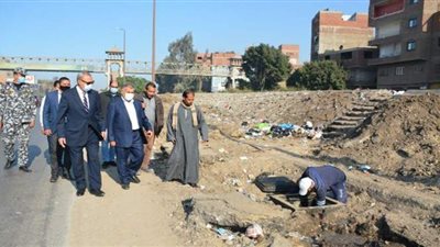 محافظ القليوبية يتفقد أعمال إنشاء خط تصريف مياه الأمطار بشبرا الخيمة