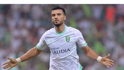 أهلي جدة يحتفل بالهداف التاريخي للدوري السعودي عمر السومة